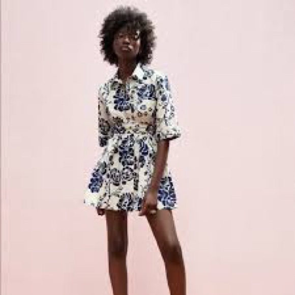 Zara Women's Cream and Navy Floral Print Mini Shirt Dress
Size Medium - Picture 9 of 9